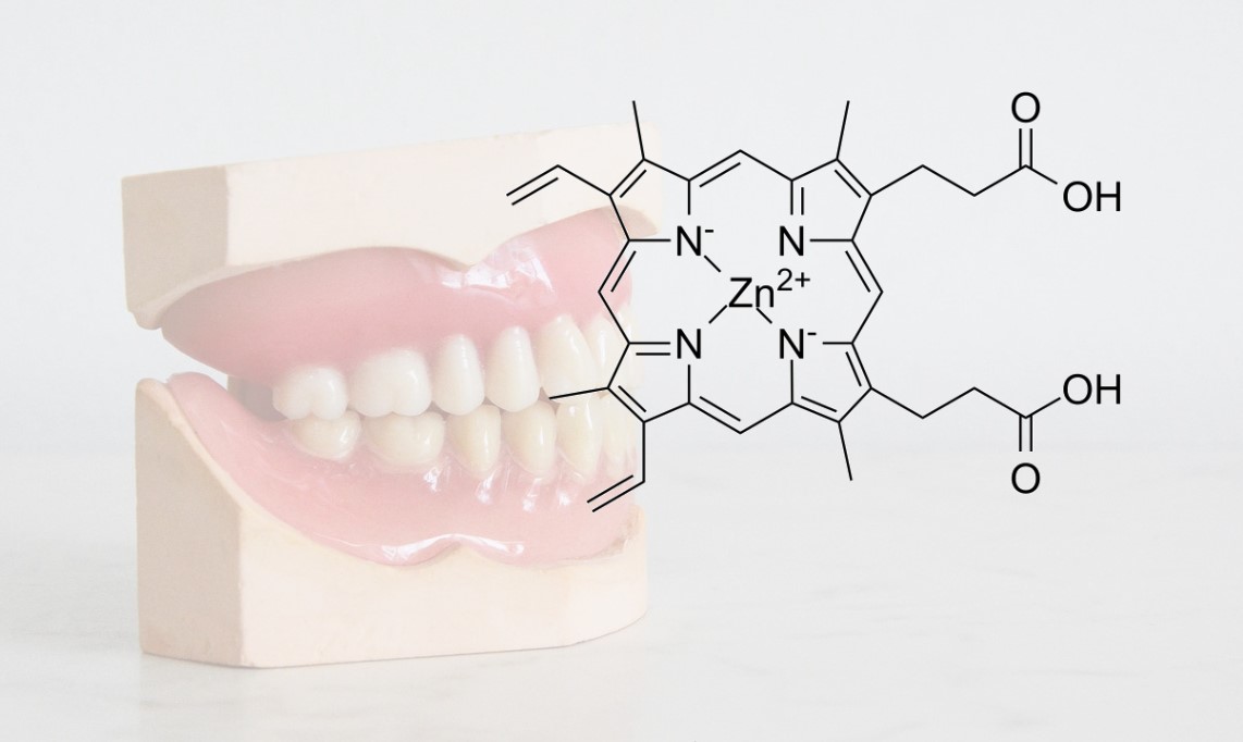 Zinc in denture adhesives